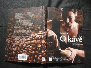 náhled knihy - Kniha o kávě : průvodce světem kávy s recepty na její přípravu