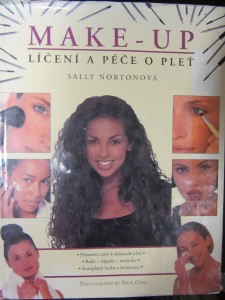 náhled knihy - Make-up : líčení a péče o pleť
