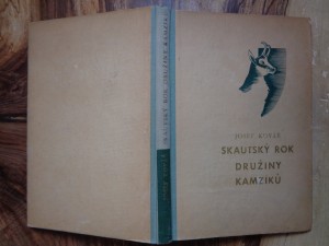 náhled knihy - Skautský rok Družiny kamzíků: Příběhy sedmi skautů v Lužických horách