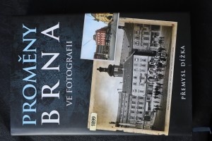 náhled knihy - Proměny Brna ve fotografii : 868 historických a současných fotografií z Brna