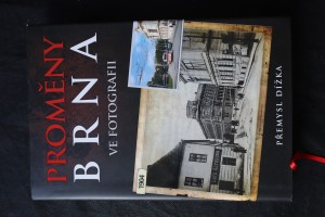 náhled knihy - Proměny Brna ve fotografii : 829 historických a současných fotografií z Brna