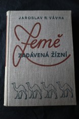 náhled knihy - Země zadávená žízní : dvě cesty na Saharu