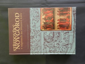 náhled knihy - Středověký Novgorod v nápisech na březové kůře