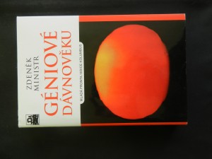 náhled knihy - Géniové dávnověku : 7000 let orientace ke Slunci