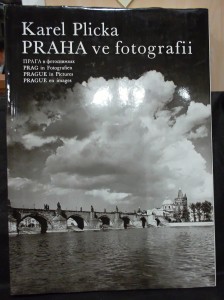 náhled knihy - Praha ve fotografii = Praga ve fotosnimkach = Prag in Fotografien = Prague in Pictures = Prague en images