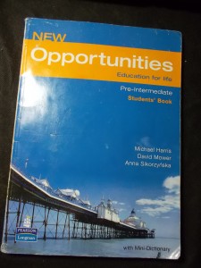 náhled knihy - New opportunities : Pre-intermediate student's book + mini dictionary