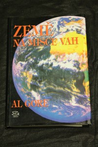 náhled knihy - Země na misce vah : ekologie a lidský duch