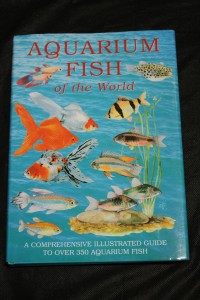 náhled knihy - Aquarium Fish of the World. A Comprehensive illustrated guide to over 350 aquarium fish.